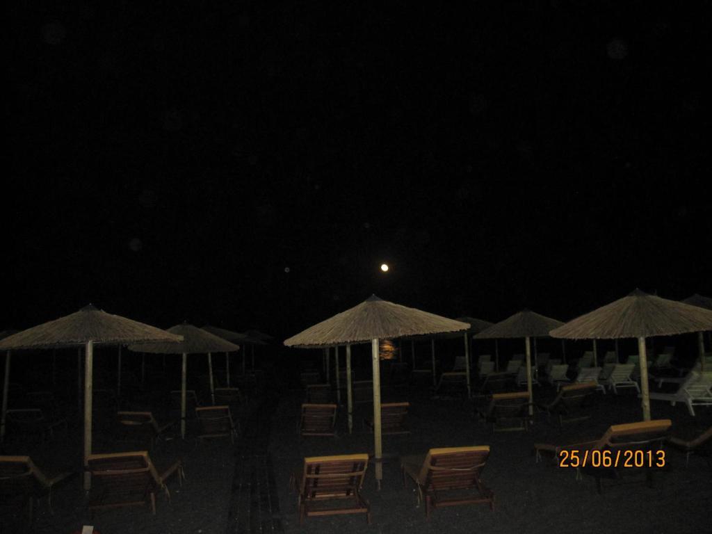 Villa Gambas Beach Studios Kamári Zewnętrze zdjęcie